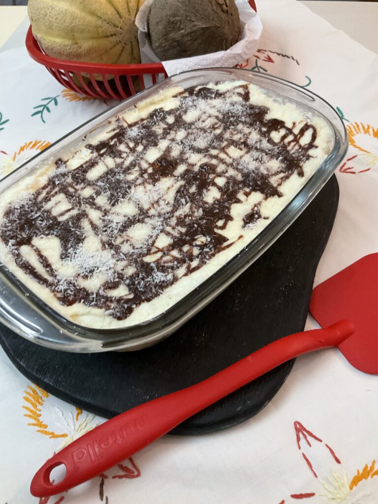 Tiramisù gusto cocco e crema di nocciola.